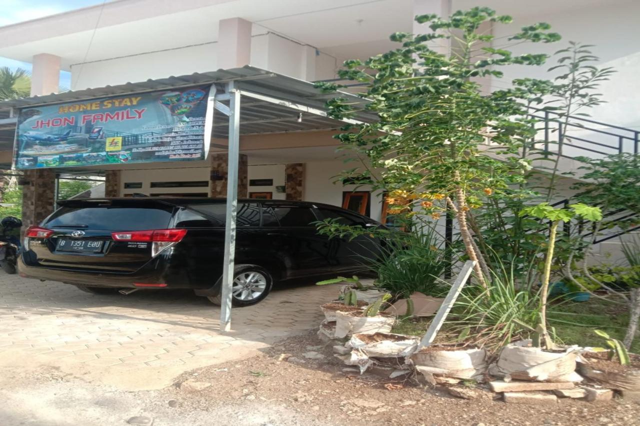 Express O 91722 Home Stay Dan Sewa Mobil Jhon'S Family Labuan Bajo Exterior photo